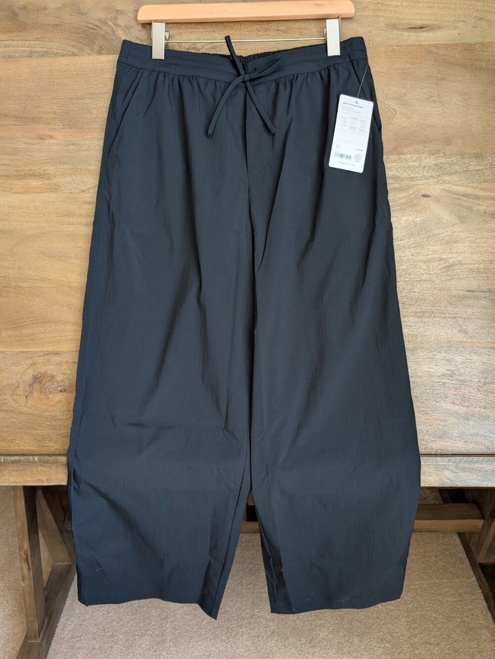 NWT Athleta Drift Poplin Pants Women's Medium Black Relaxed Wide Leg Drawstring